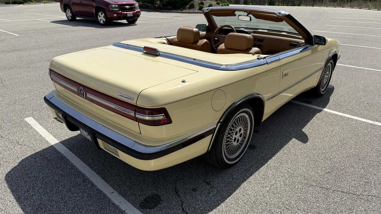 1989 Chrysler TC by Maserati - Image 8 of 31