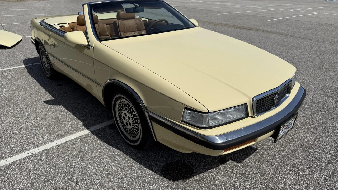 1989 Chrysler TC by Maserati - Image 9 of 31