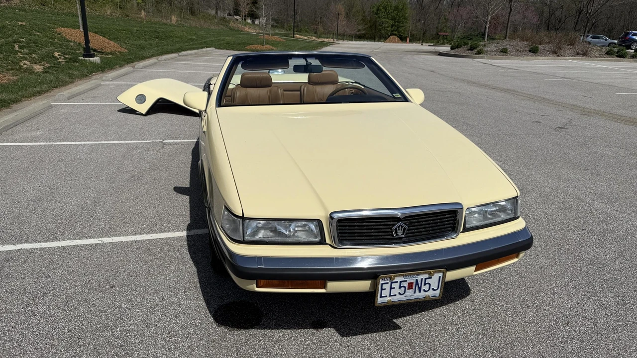 1989 Chrysler TC by Maserati - Image 10 of 31