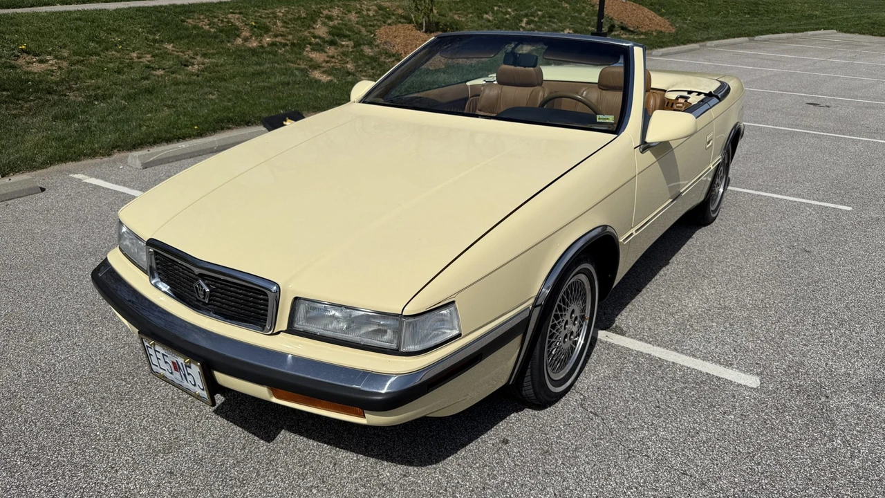 1989 Chrysler TC by Maserati - Image 2 of 31
