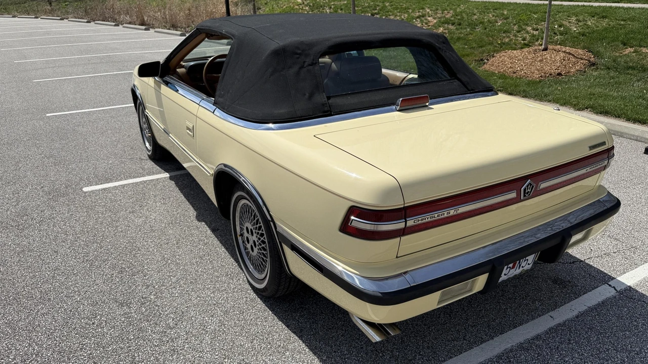 1989 Chrysler TC by Maserati - Image 16 of 31
