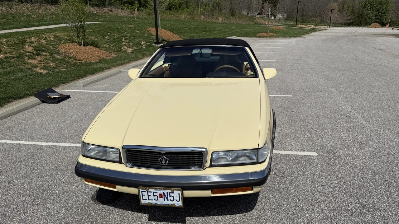 1989 Chrysler TC by Maserati - Image 13 of 31