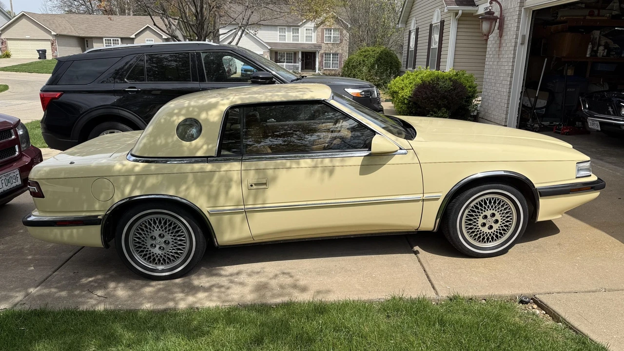 1989 Chrysler TC by Maserati - Image 29 of 31