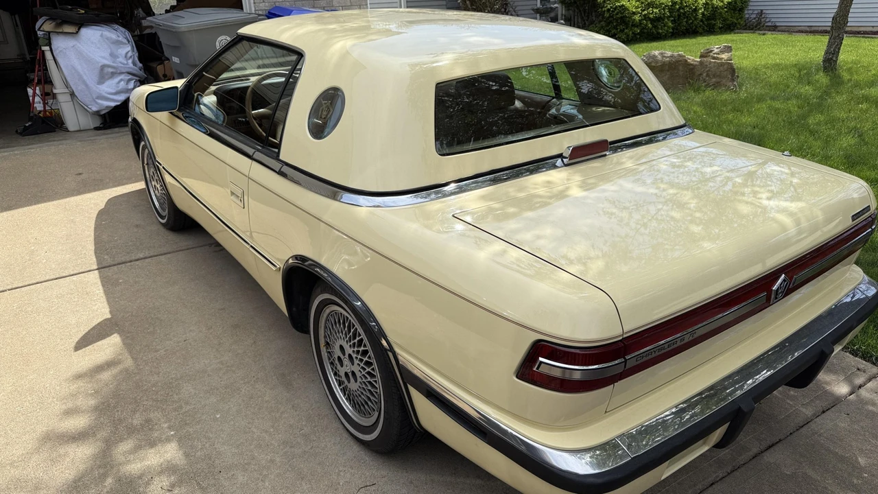 1989 Chrysler TC by Maserati - Image 25 of 31