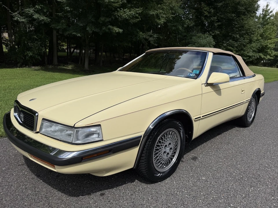 1989 Chrysler TC by Maserati - Image 17 of 31
