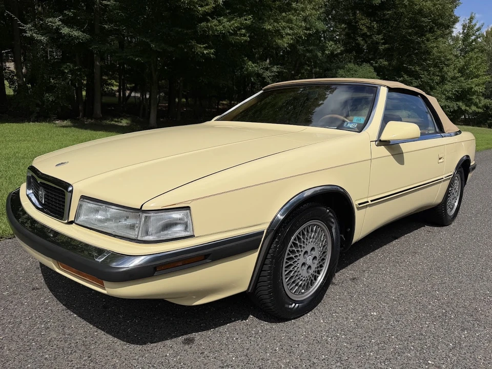 1989 Chrysler TC by Maserati - Image 19 of 31