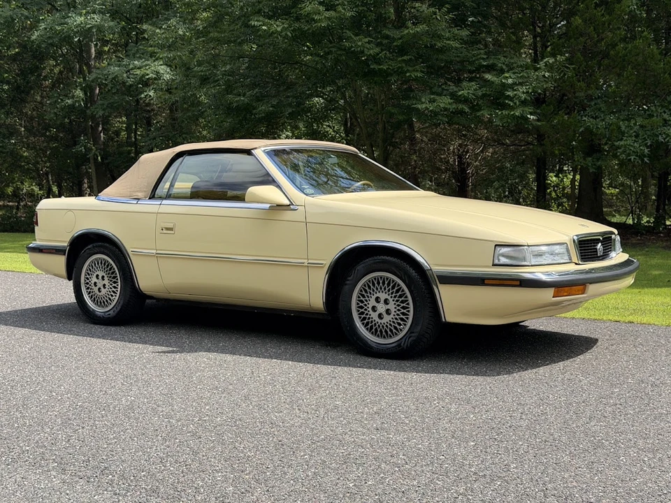 1989 Chrysler TC by Maserati - Image 22 of 31