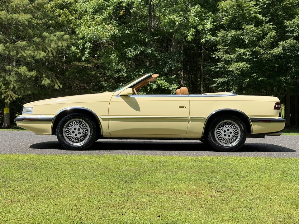 1989 Chrysler TC by Maserati - Image 14 of 31