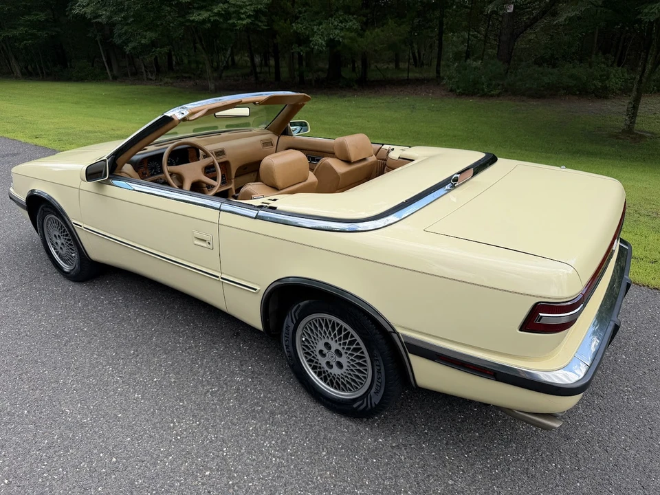1989 Chrysler TC by Maserati - Image 12 of 31