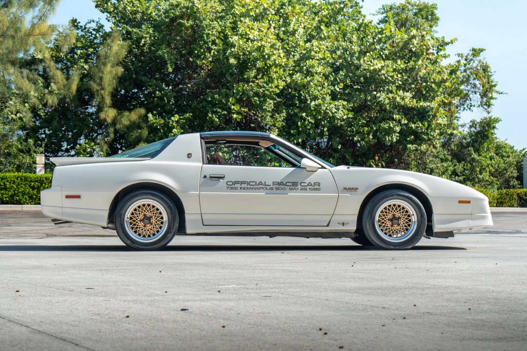 1989 Pontiac Firebird Trans Am 3rd Gen - Image 9 of 31