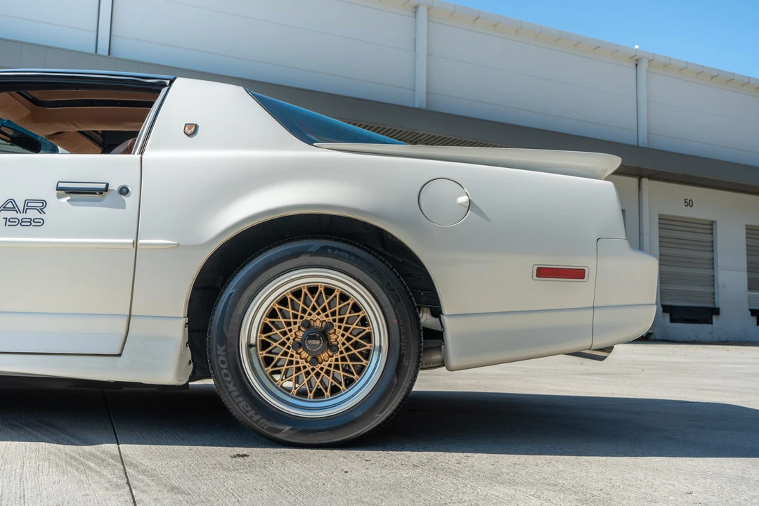 1989 Pontiac Firebird Trans Am 3rd Gen - Image 21 of 31