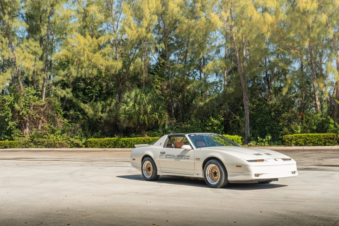1989 Pontiac Firebird Trans Am 3rd Gen - Image 5 of 31