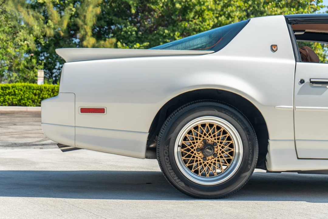 1989 Pontiac Firebird Trans Am 3rd Gen - Image 22 of 31