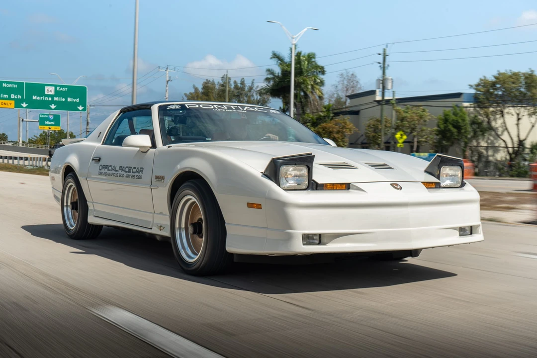 1989 Pontiac Firebird Trans Am 3rd Gen - Image 18 of 31