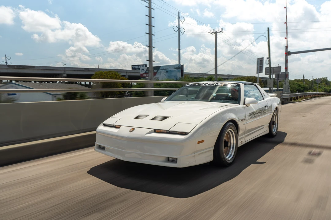 1989 Pontiac Firebird Trans Am 3rd Gen - Image 17 of 31