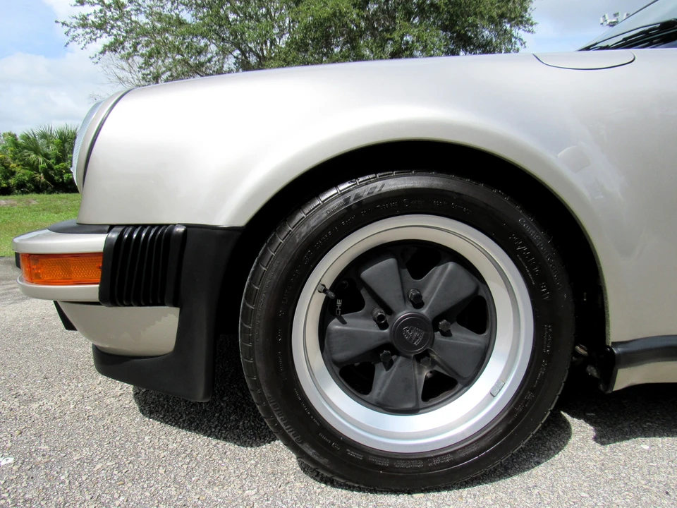 1989 Porsche 911 Carrera 3.2 - Image 26 of 31