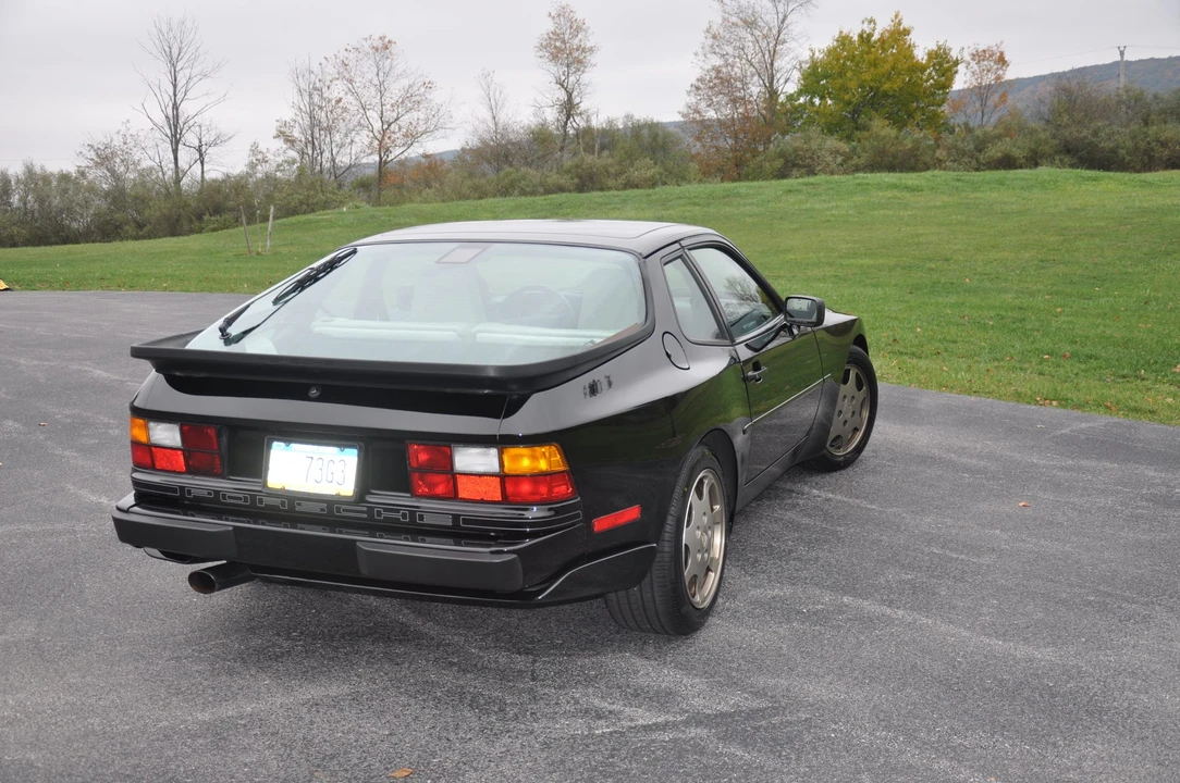 1989 Porsche 944 Turbo - Image 28 of 31