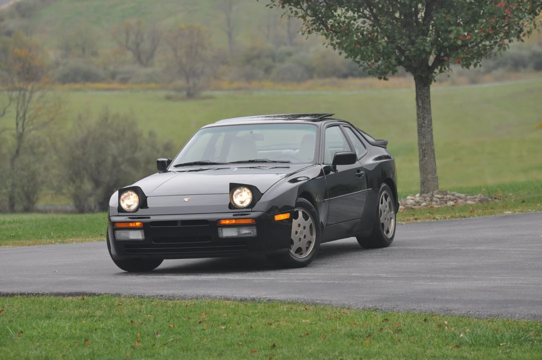 1989 Porsche 944 Turbo - Image 8 of 31
