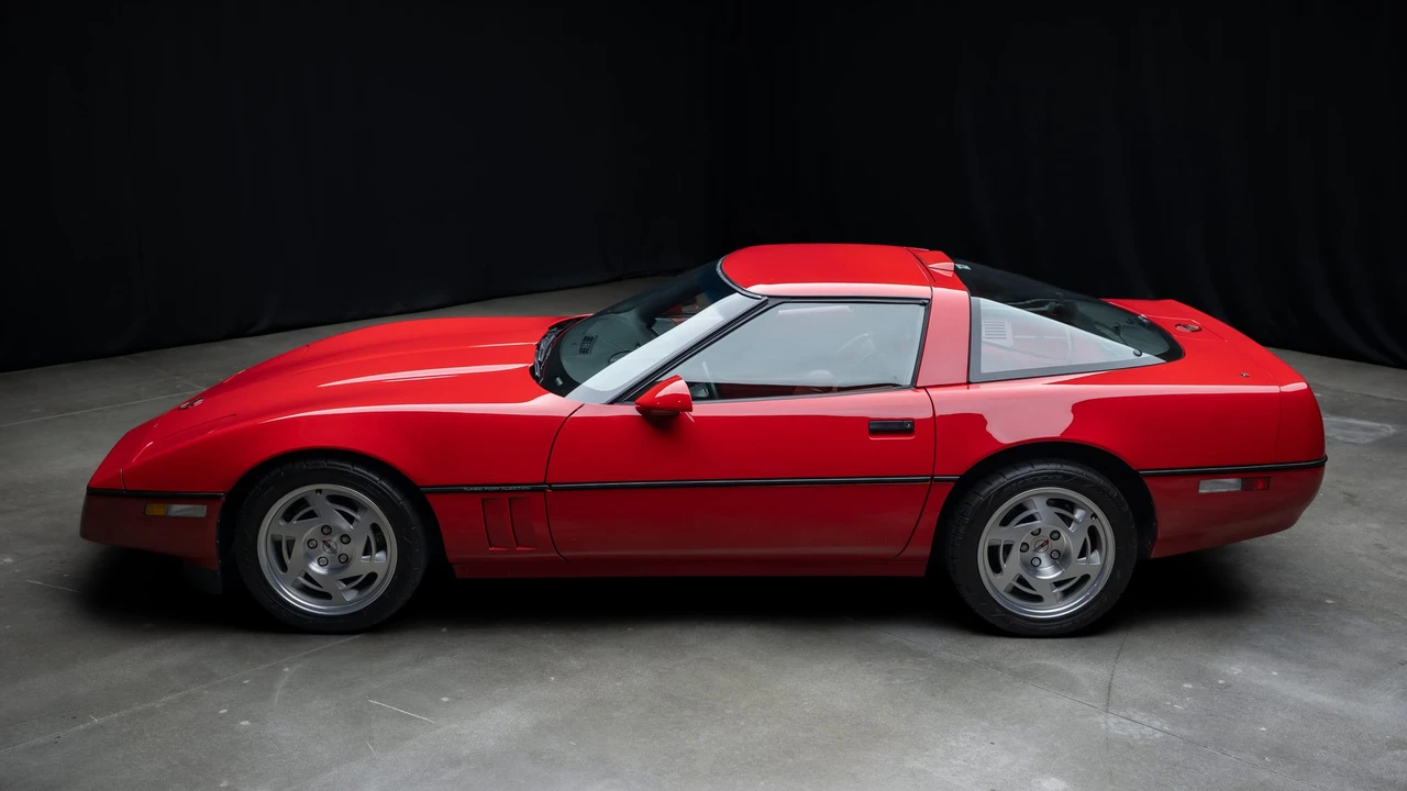 1990 Chevrolet Corvette C4 ZR1 - Image 20 of 31