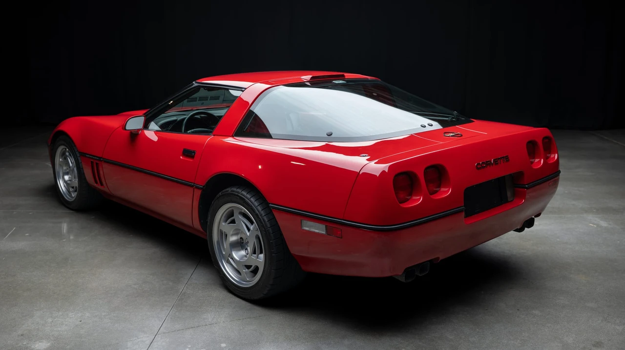 1990 Chevrolet Corvette C4 ZR1 - Image 18 of 31