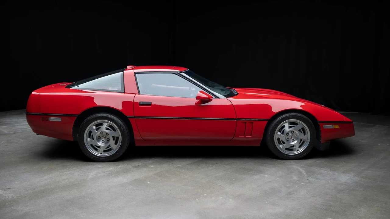 1990 Chevrolet Corvette C4 ZR1 - Image 10 of 31