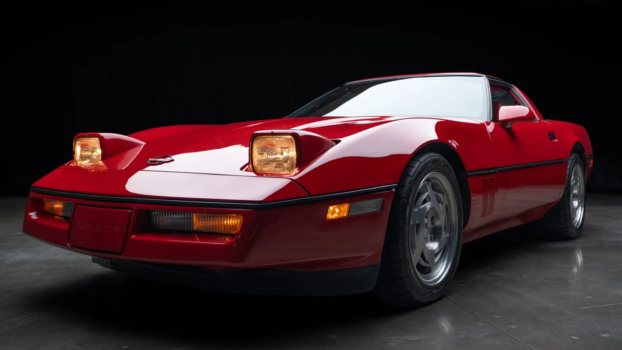 1990 Chevrolet Corvette C4 ZR1 - Image 24 of 31