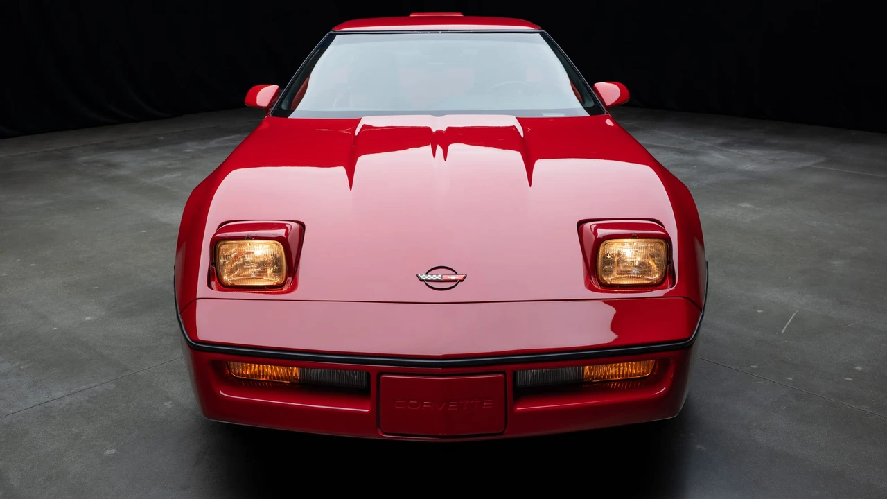 1990 Chevrolet Corvette C4 ZR1 - Image 25 of 31