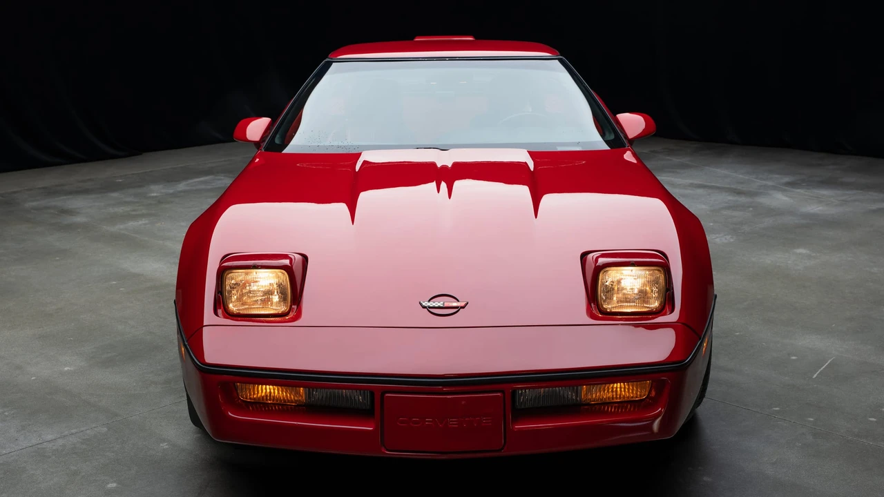 1990 Chevrolet Corvette C4 ZR1 - Image 26 of 31