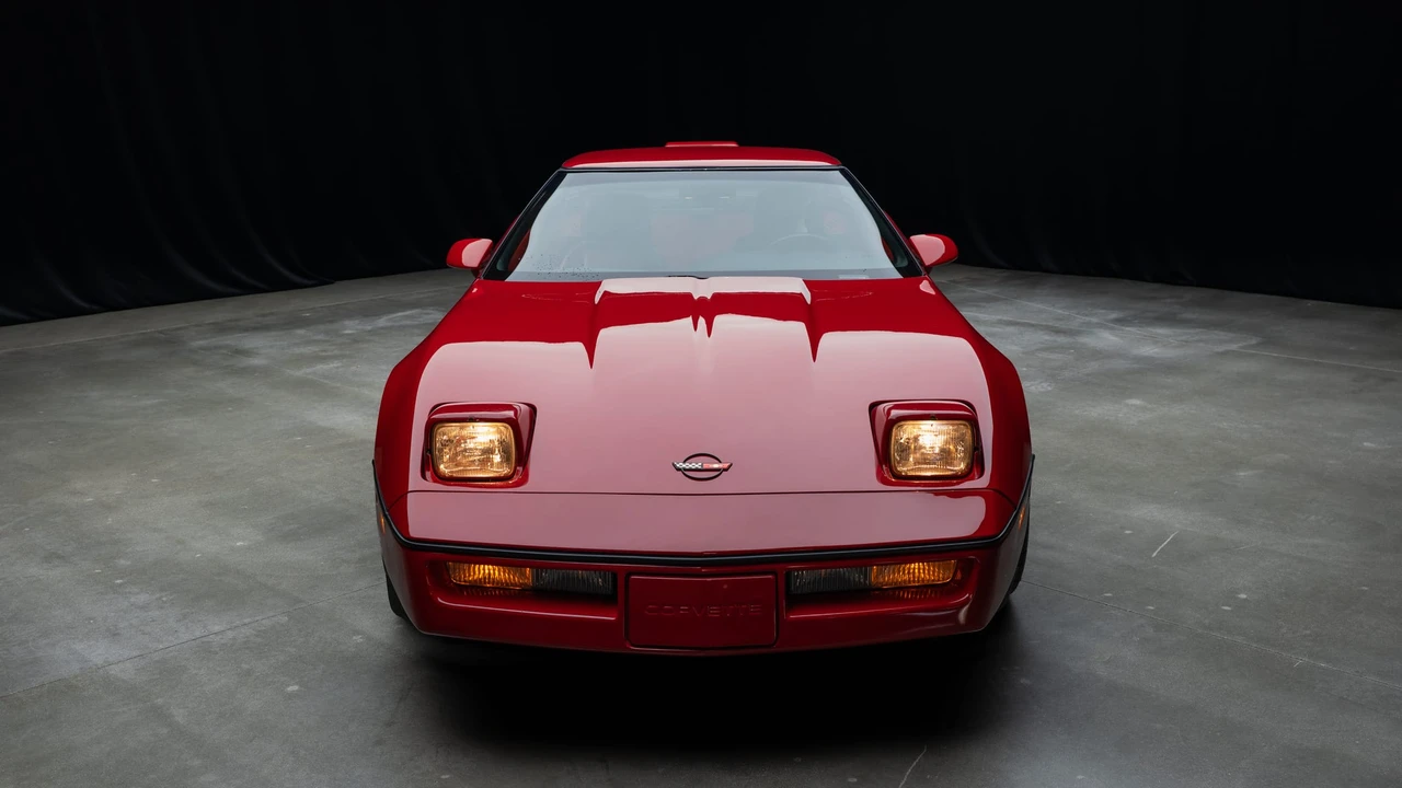1990 Chevrolet Corvette C4 ZR1 - Image 27 of 31