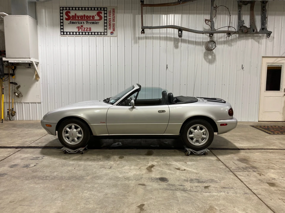 1990 Mazda NA MX-5 Miata - Image 19 of 31