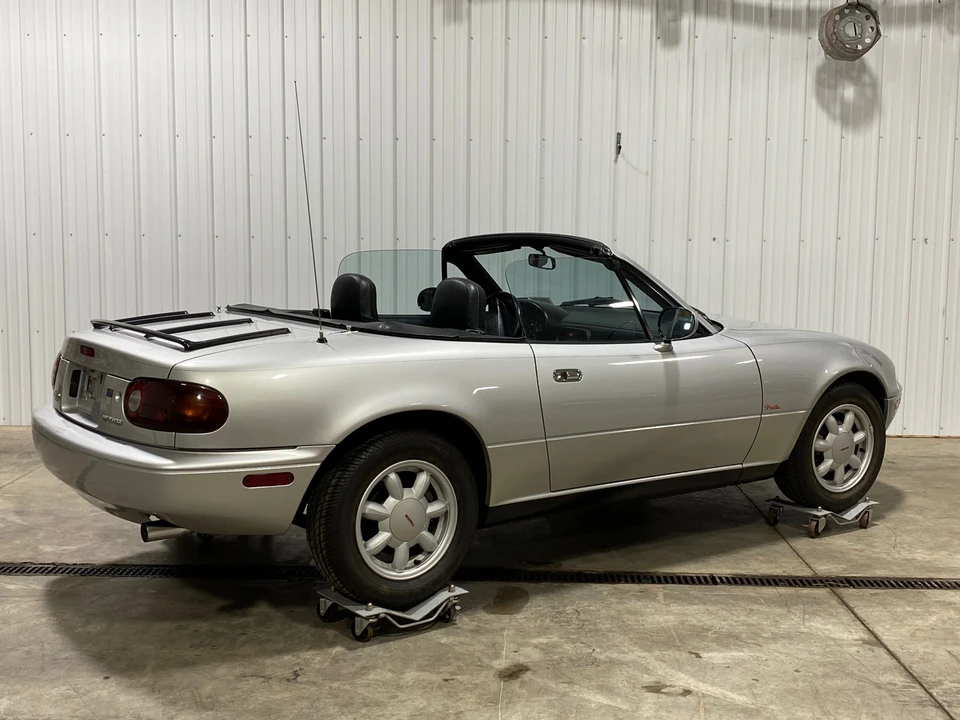 1990 Mazda NA MX-5 Miata - Image 9 of 31