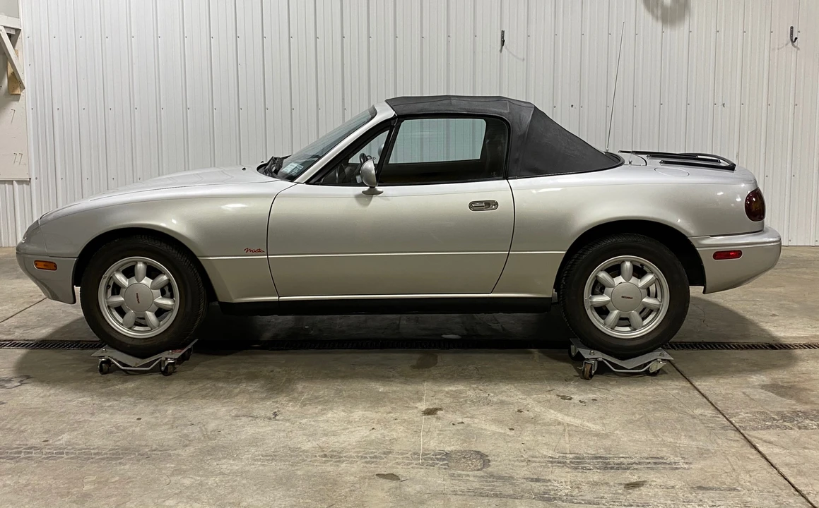 1990 Mazda NA MX-5 Miata - Image 18 of 31