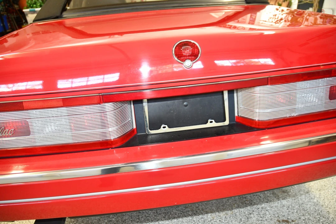 1991 Cadillac Allante - Image 29 of 31