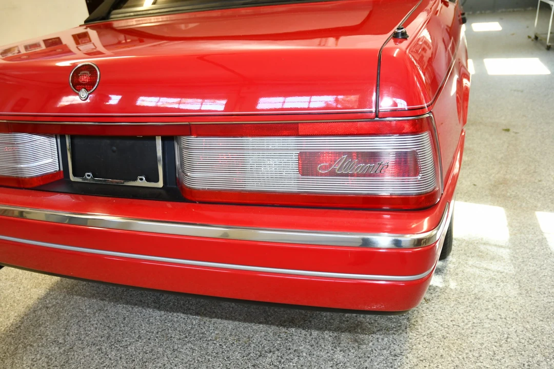 1991 Cadillac Allante - Image 30 of 31