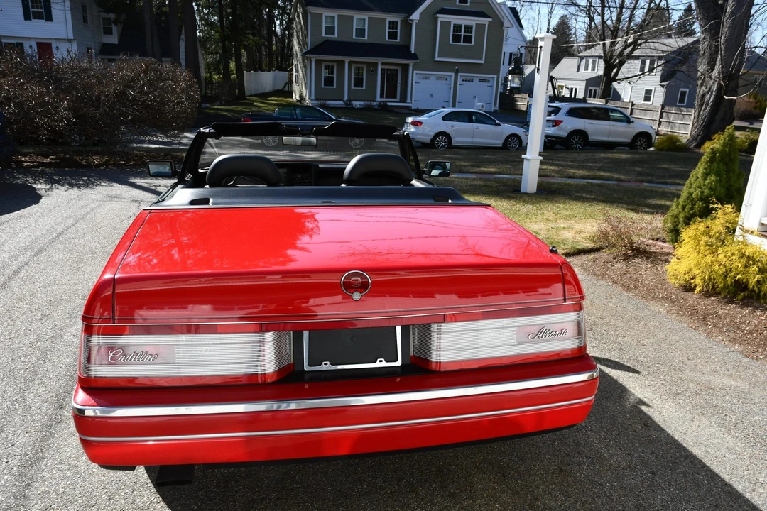 1991 Cadillac Allante - Image 18 of 31