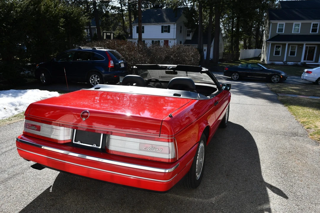 1991 Cadillac Allante - Image 16 of 31
