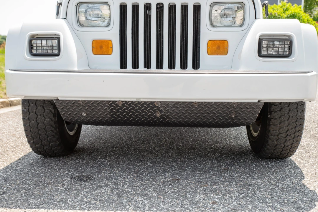 1991 Jeep YJ Wrangler - Image 28 of 31