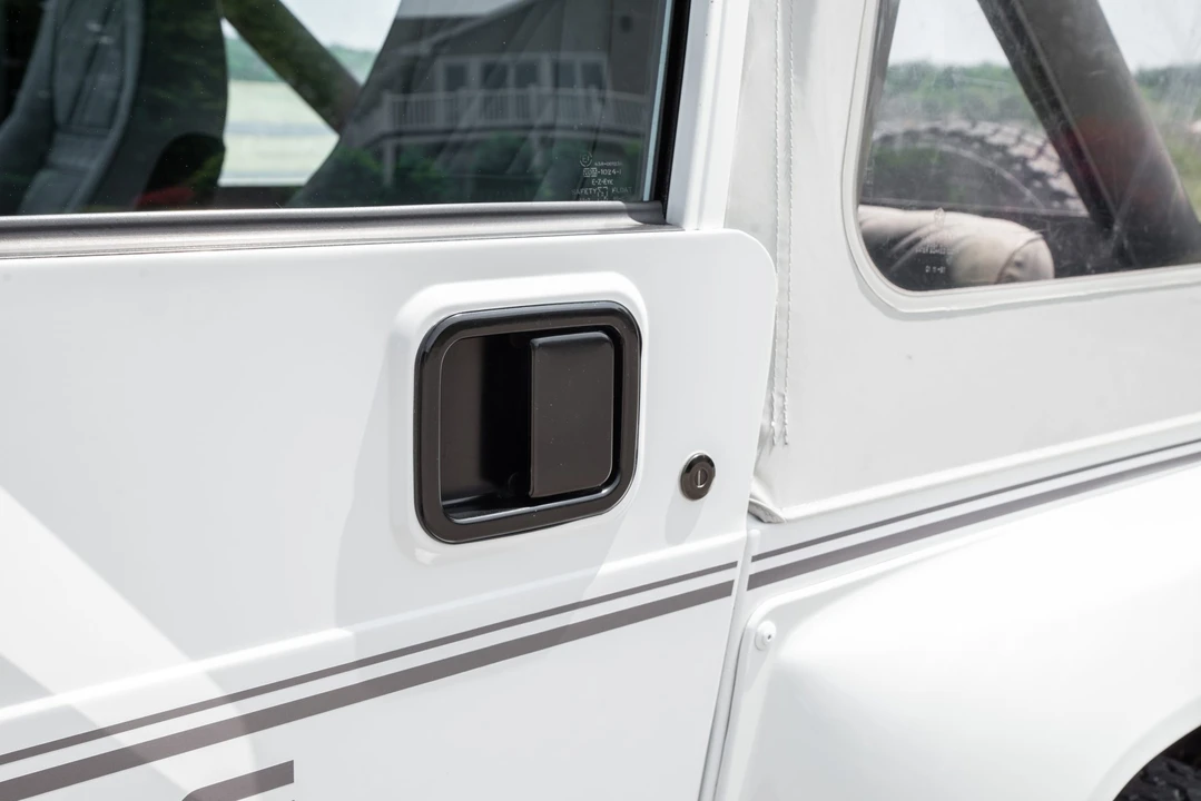 1991 Jeep YJ Wrangler - Image 18 of 31