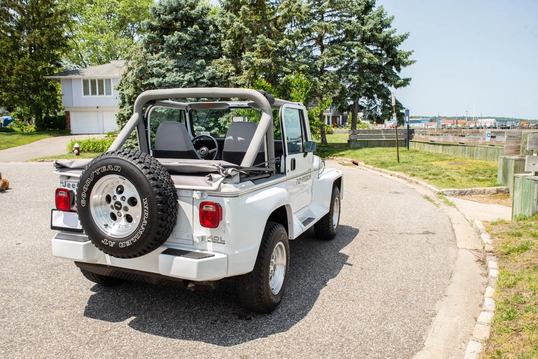 1991 Jeep YJ Wrangler - Image 14 of 31