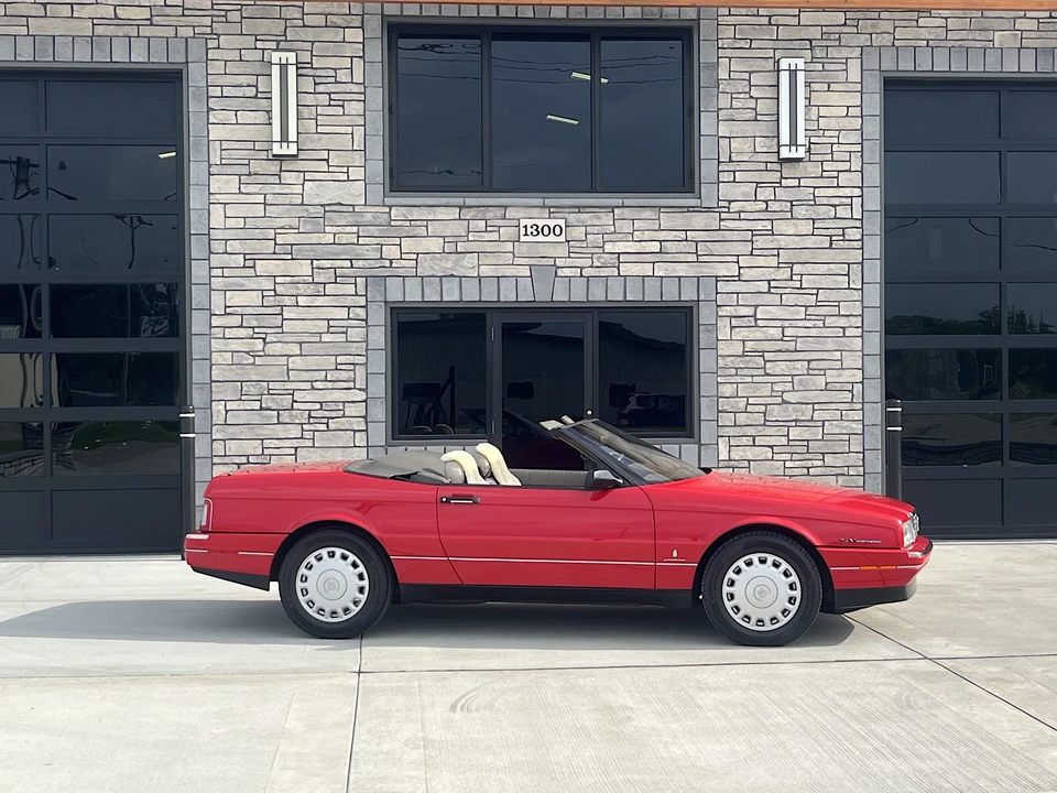 1993 Cadillac Allante - Image 4 of 31