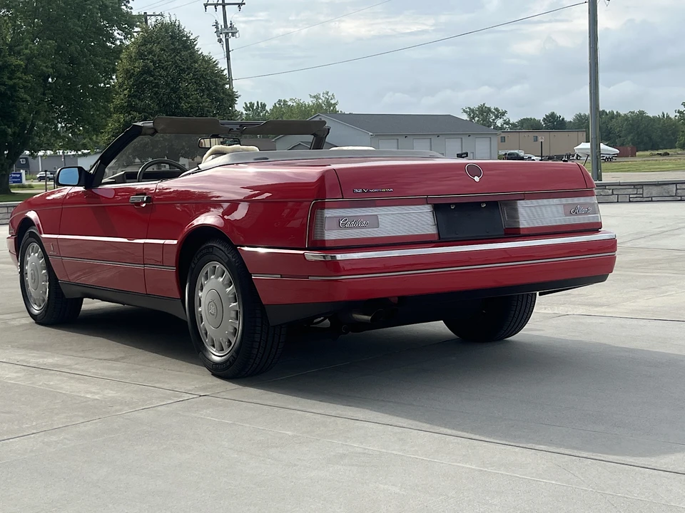 1993 Cadillac Allante - Image 9 of 31