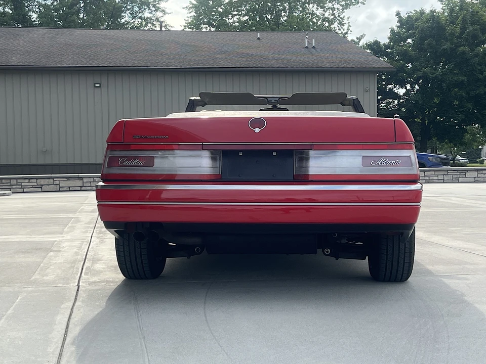 1993 Cadillac Allante - Image 8 of 31