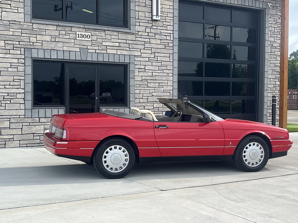 1993 Cadillac Allante - Image 5 of 31