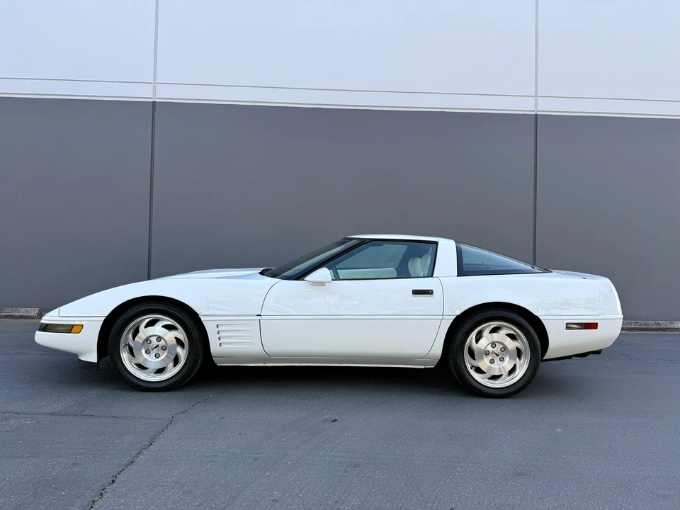 1993 Chevrolet Corvette C4 - Image 12 of 31
