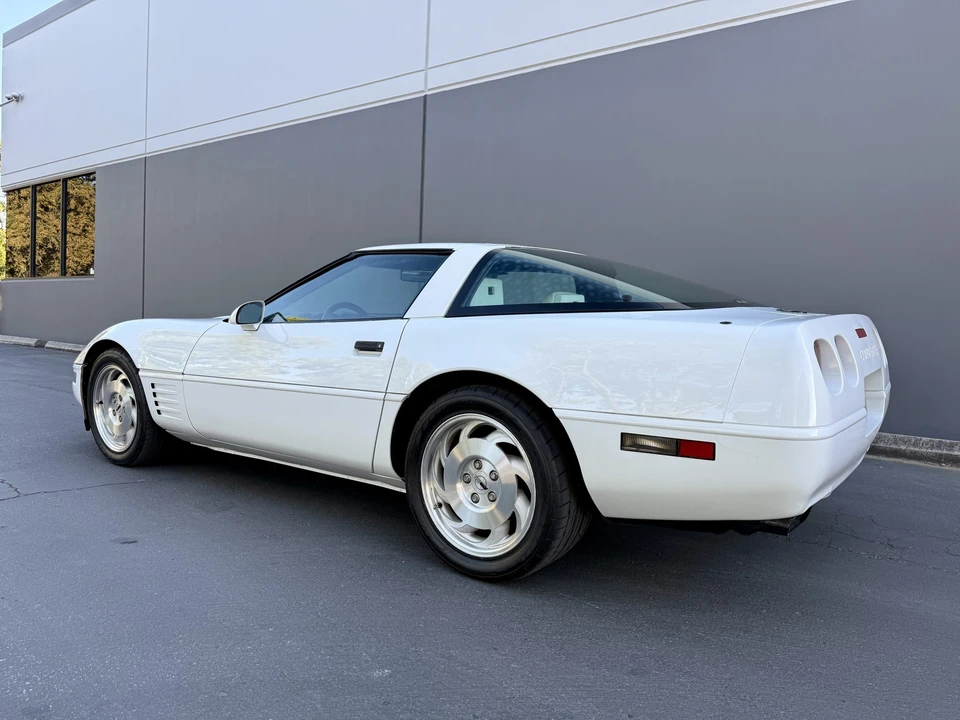 1993 Chevrolet Corvette C4 - Image 14 of 31