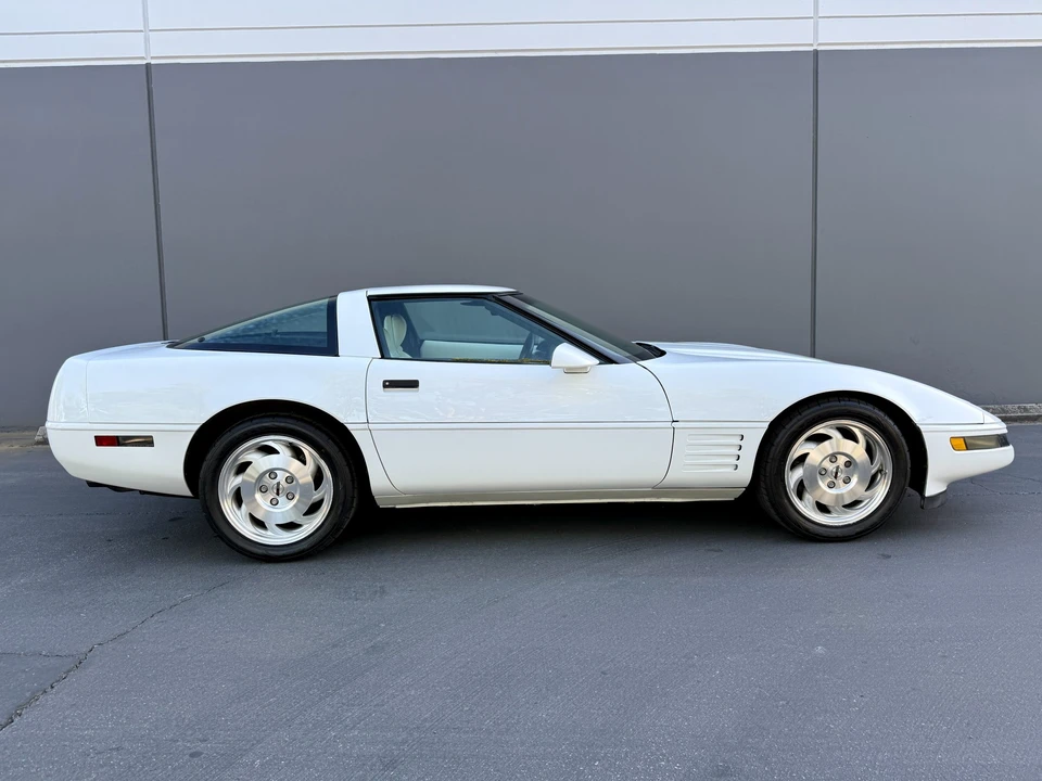 1993 Chevrolet Corvette C4 - Image 28 of 31