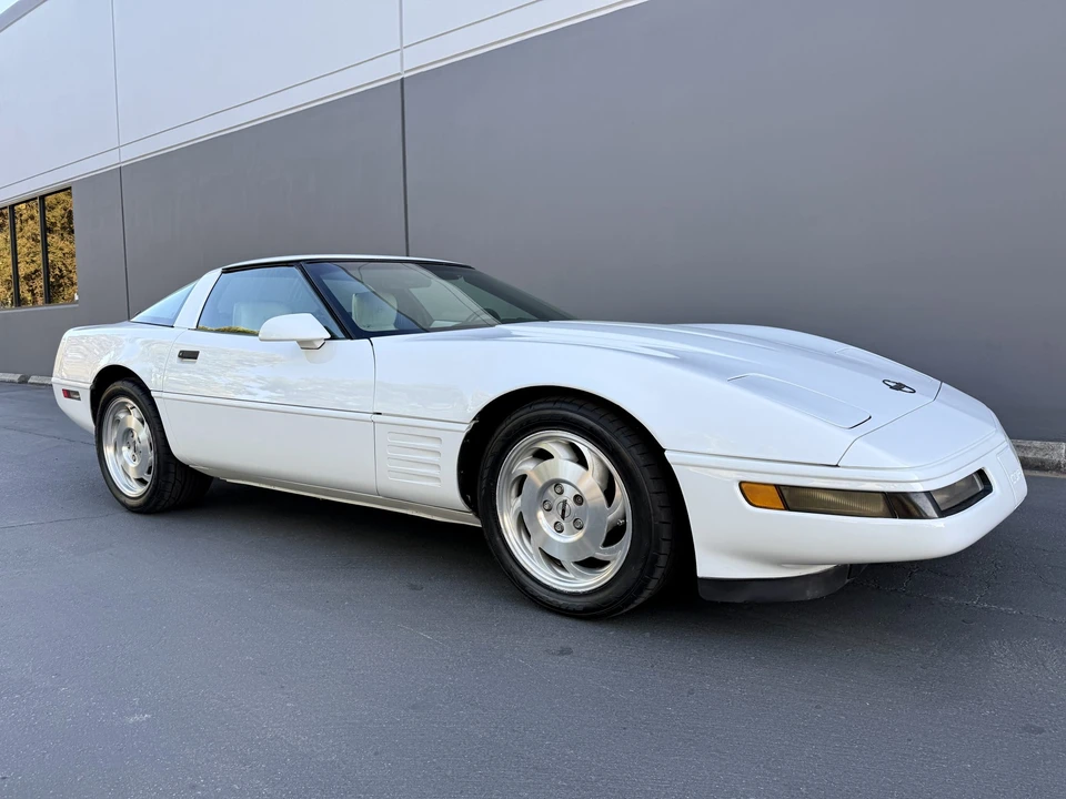 1993 Chevrolet Corvette C4 - Image 30 of 31