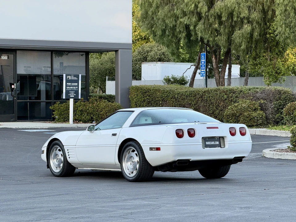 1993 Chevrolet Corvette C4 - Image 16 of 31