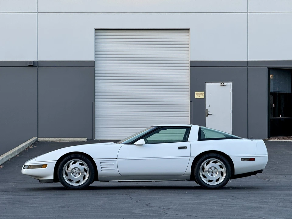 1993 Chevrolet Corvette C4 - Image 11 of 31