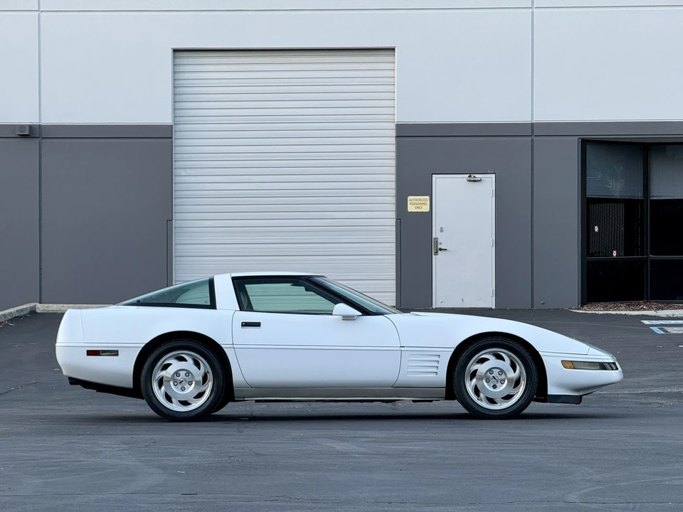 1993 Chevrolet Corvette C4 - Image 29 of 31